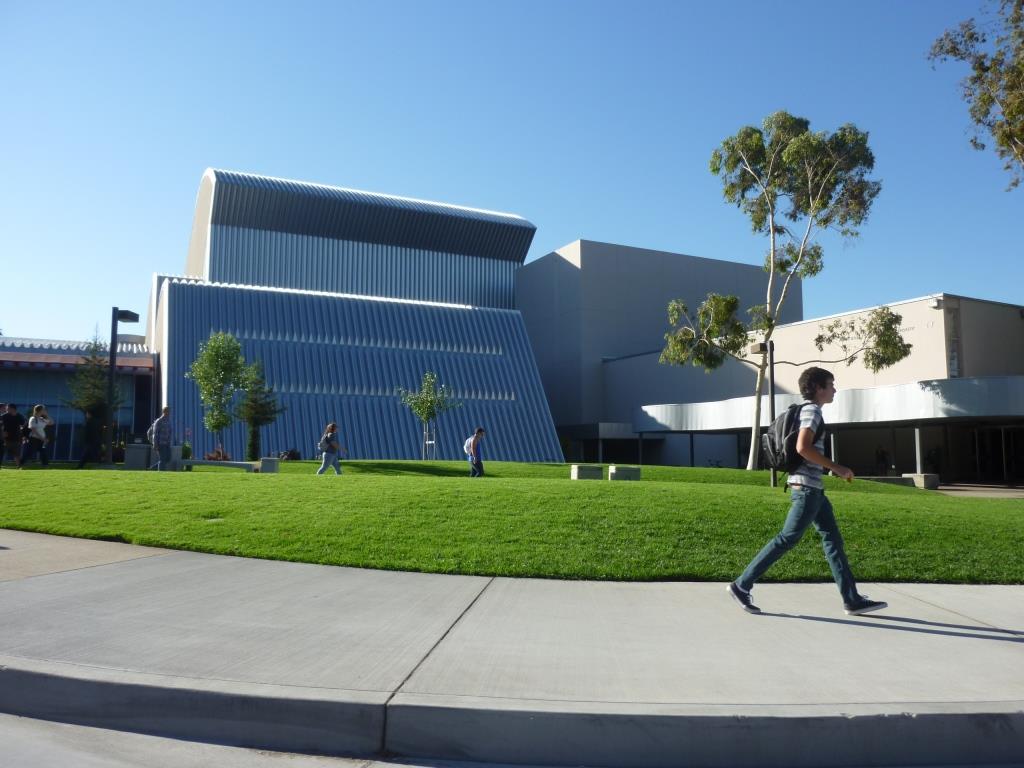 building and lawn at the campus of the partner university building and lawn at the campus of the partner university