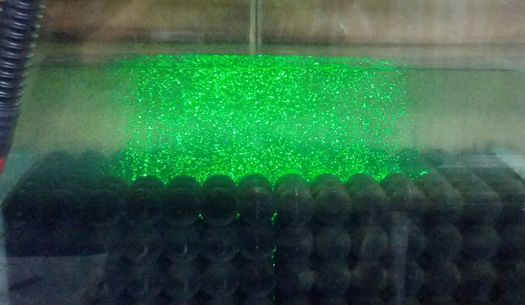 Laser-beleuchtete Partikel für die Particle-Image-Velocimetry (PIV) Laser-beleuchtete Partikel für die Particle-Image-Velocimetry (PIV)
