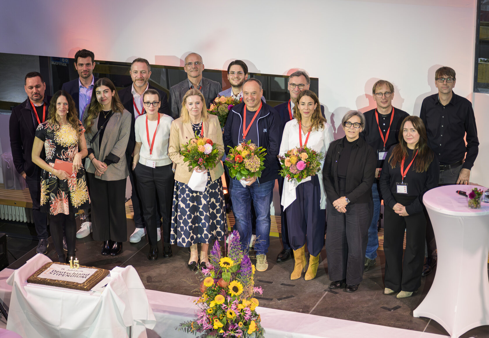 Vertreter*innen langjähriger Fördermittelgeber mit Mitgliedern des HKA-Rektorats