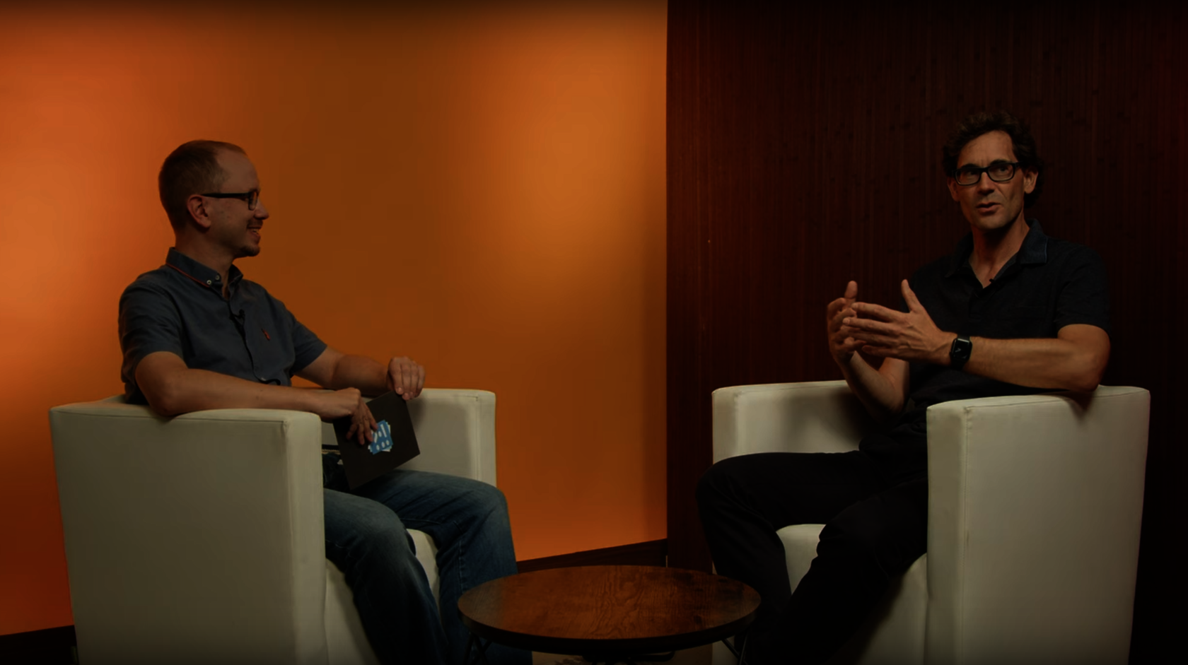 Oliver Langewitz and Matthias Wölfel sit opposite each other