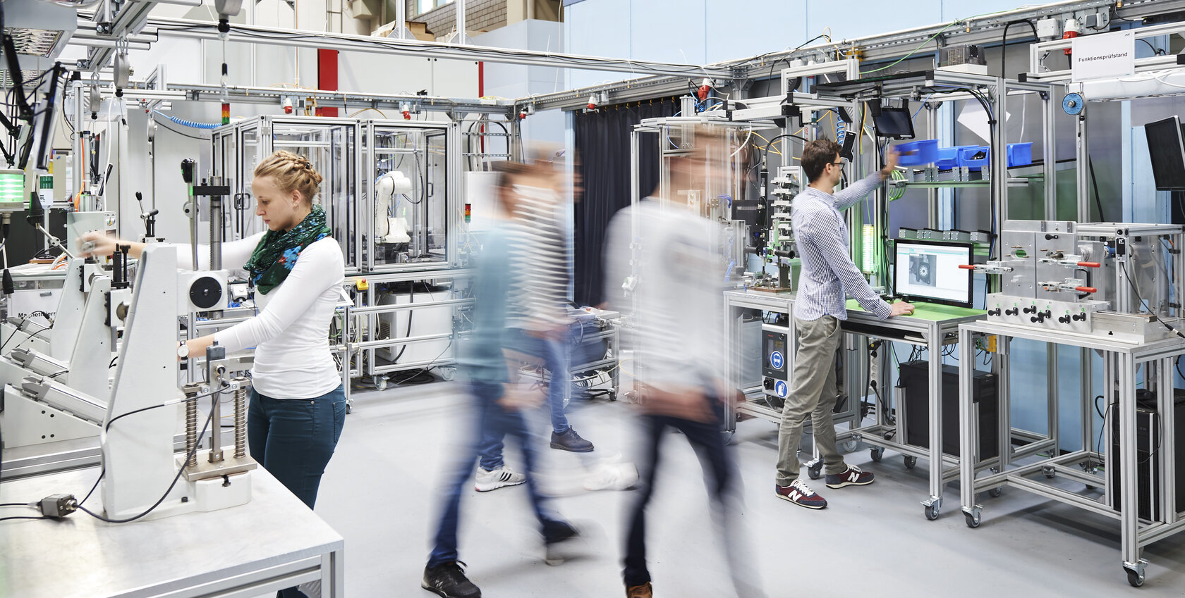 ***Kundenauftrag***
wbk Lernfabrik Globale Produktion
© copyright by
Karlsruher Institut für Technologie
Allgemeine Services - Crossmedia
Abdruck honorarfrei im redaktionellen Bereich
Belegexemplar erbeten