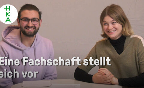 Metehan und Hanna wurden schon oft gefragt, was die Fachschaft der Fakultät Elektro- und Informationstechnik an der HKA eigentlich ist. Wie sind sie strukturiert und wie unterstützen sie die Studis? Das alles erklären sie im Video.