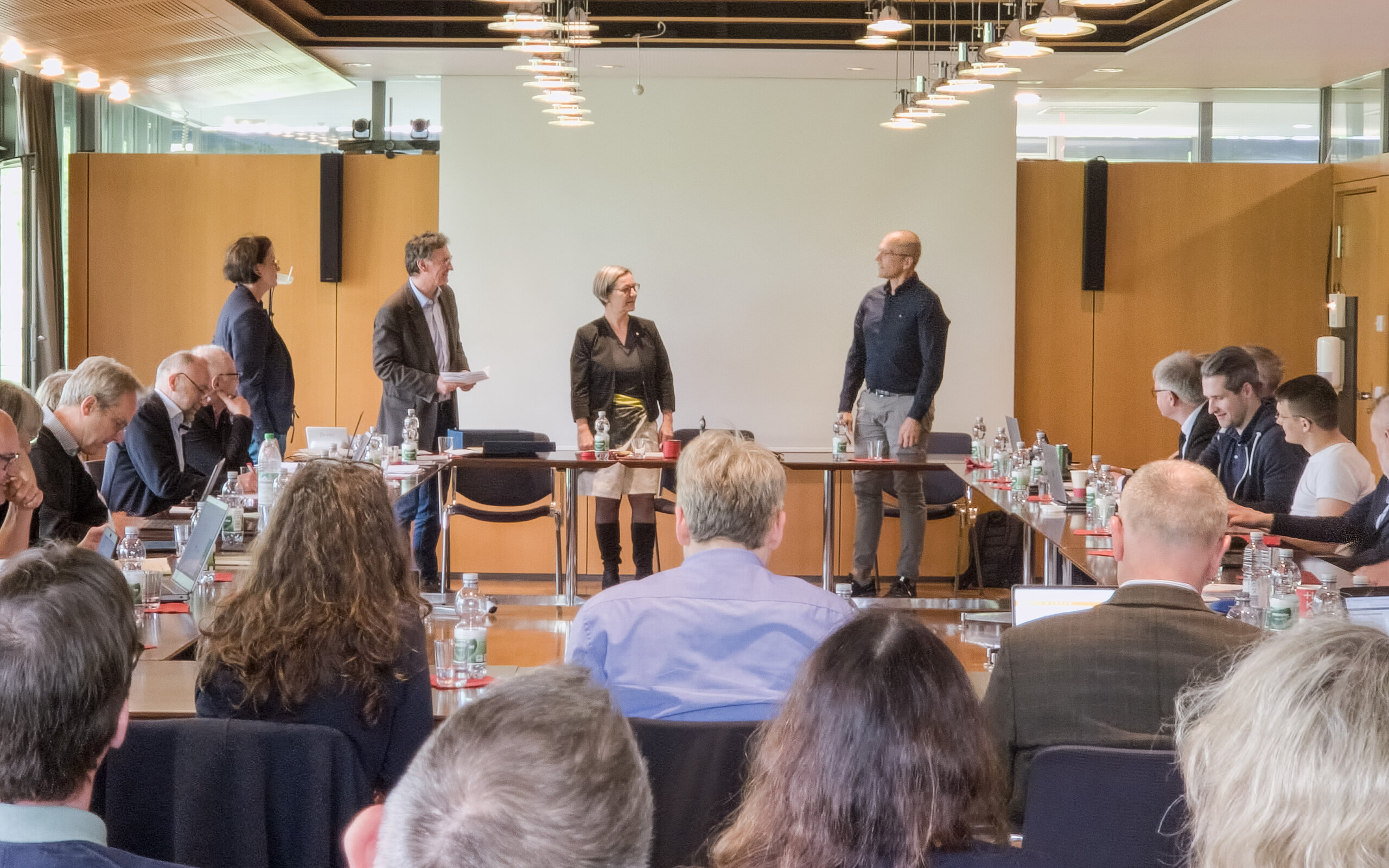 Wahl des Prorektors Prof. Dr. Rainer Neumann Senat der Hochschule Karlsruhe (Die HKA)