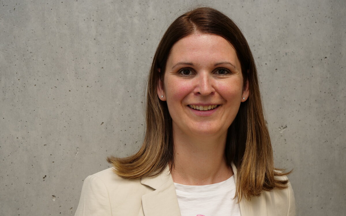 Verena Tomczyk, Forschungskoordination IAF