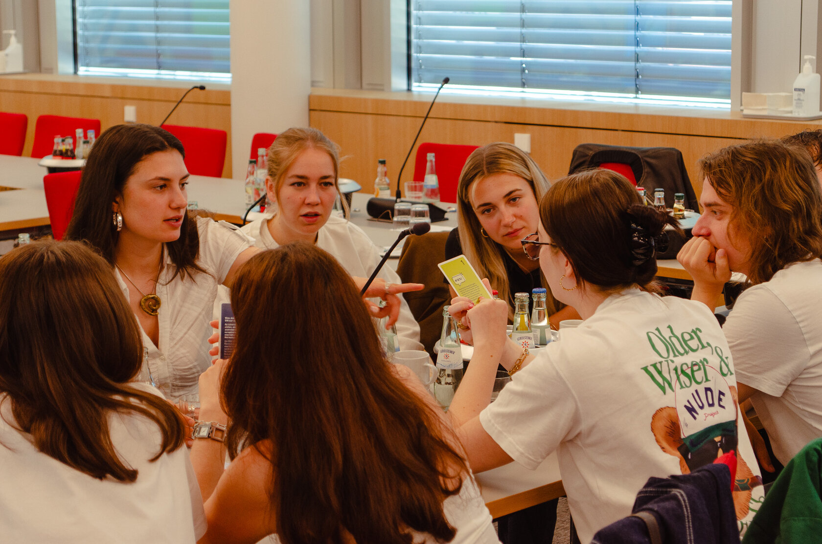 KMM-Studierende beim Spiel zum Thema Normung