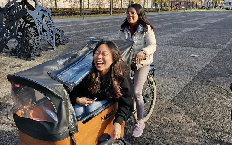 Teilnehmende des Workshops Hands-on Sustainable Mobility 2022 an der HKA