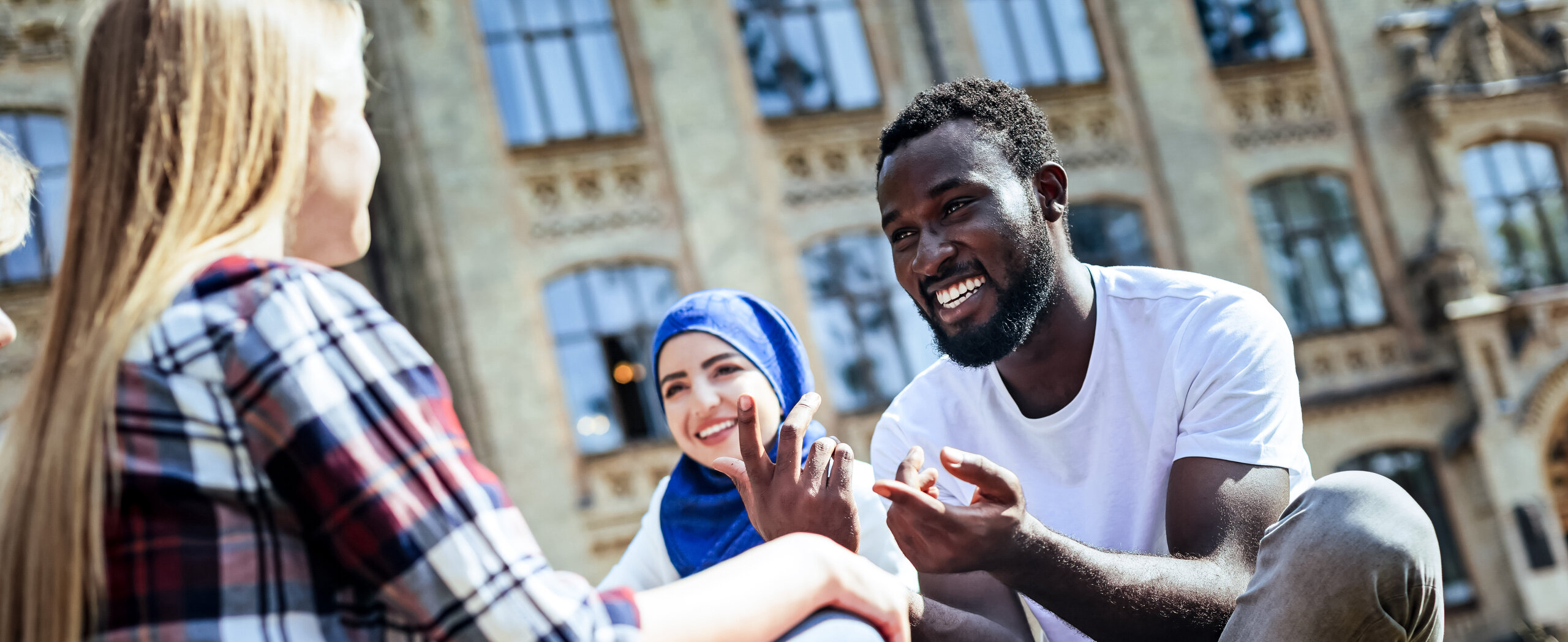 Studierende unterschiedlicher Nationalitäten tauschen sich aus