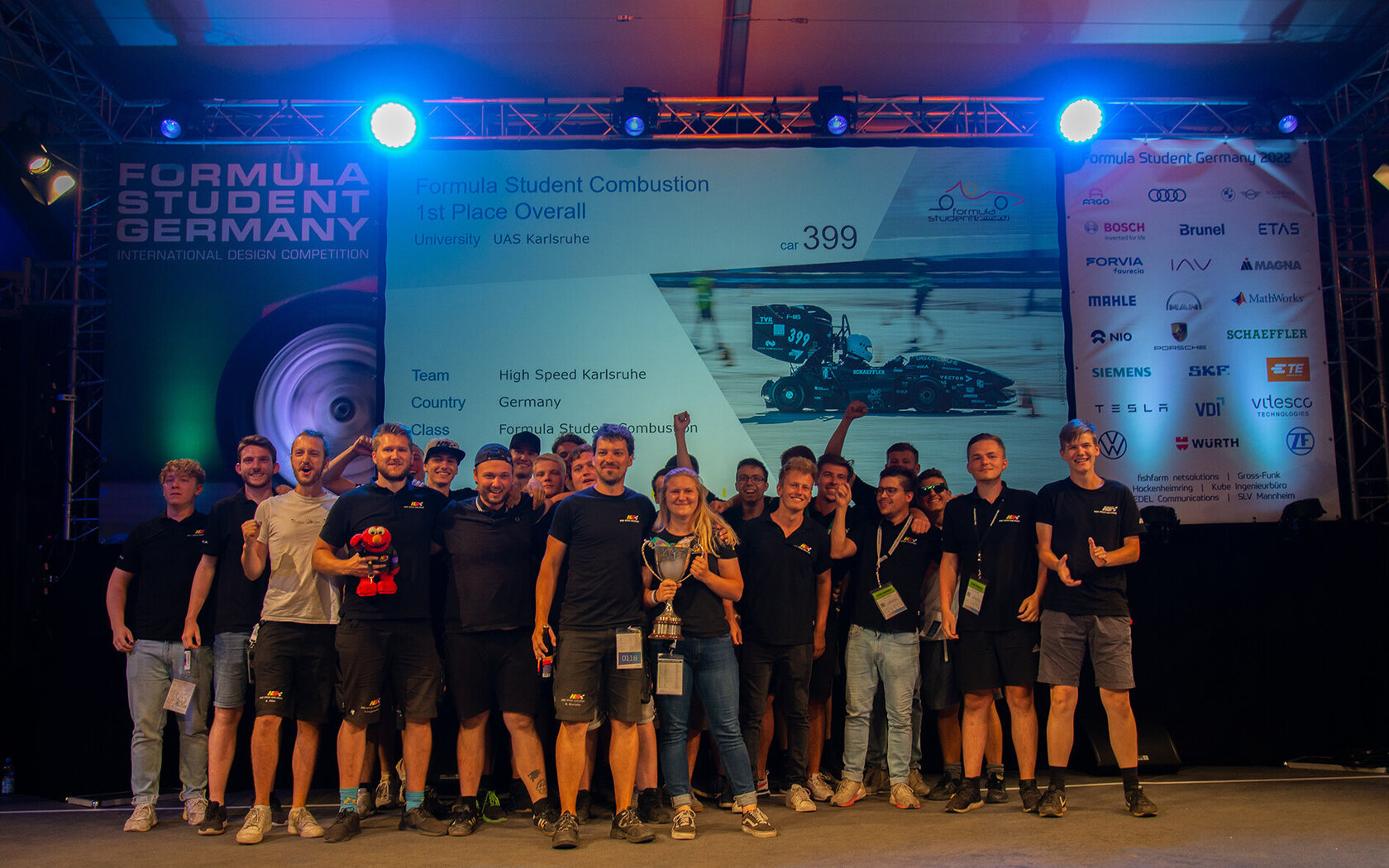 Siegerehrung FSG Team High Speed Karlsruhe auf der Bühne