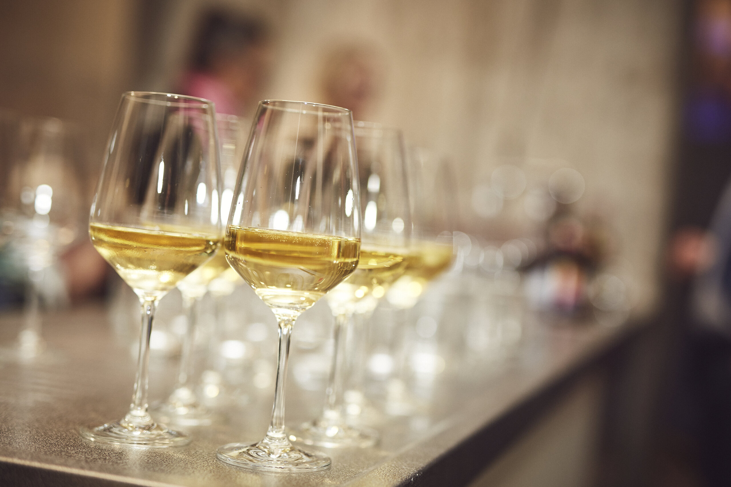Gläser mit Wein Gläser
