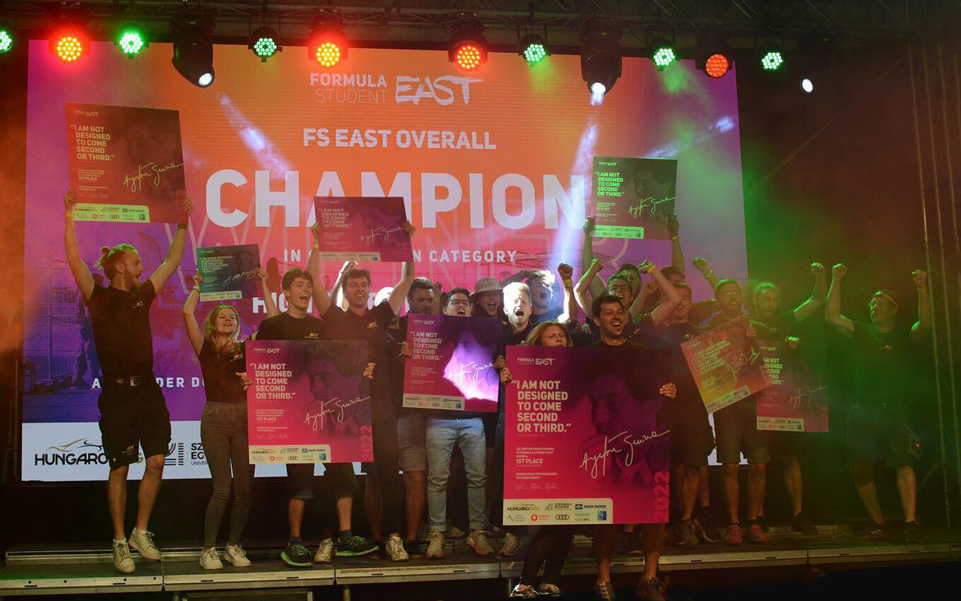 1. Platz bei der Formula Student Ungarn Gruppenfoto Team High Speed Karlsruhe