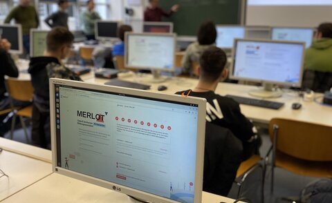 The educational assistant OPRA